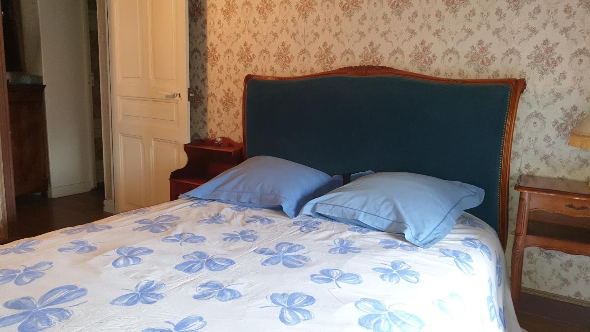 Les Chambres Chez David Риом Экстерьер фото